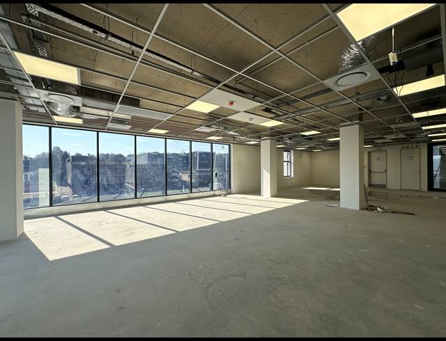 285M² OFFICE TO LET IN GLENADRIENNE